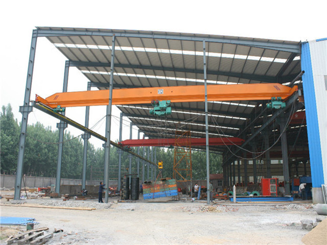 The quality of bridge cranes is 15 tons high