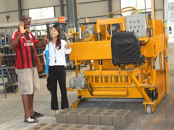 working with automatic hollow block makers